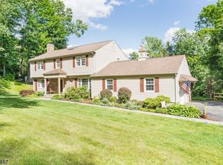 3 Jay Dr, Brookside, NJ 07926