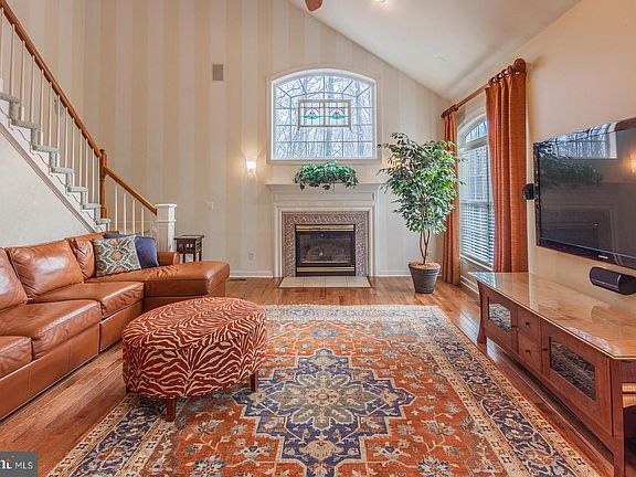 4th image of 23 Emily Ln