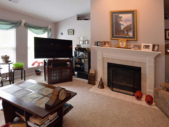 4th image of 1505 Nutgrove Ln