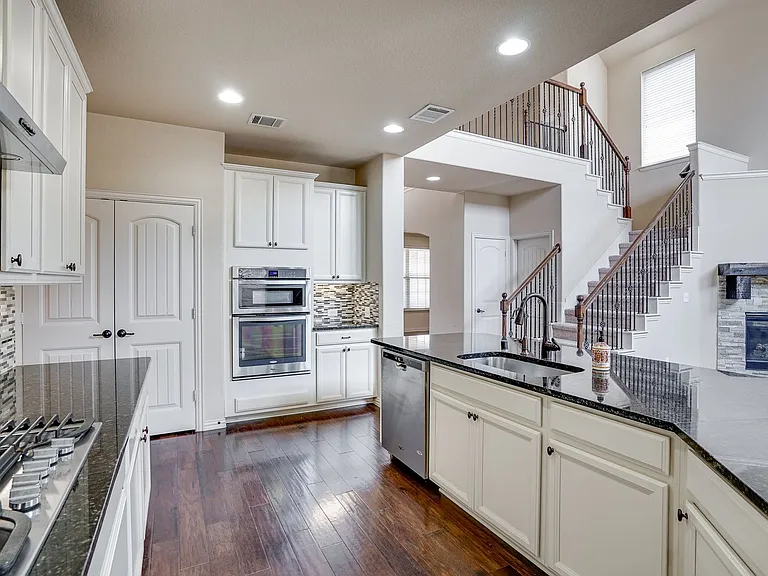 8813 Denstone Dr — Photo 12