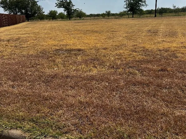 104 Vineyard Ct, Henrietta, TX 76365