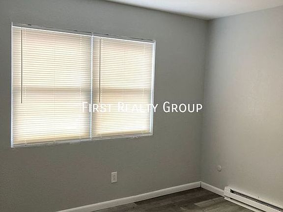 5th image of 305 N Broadway St #4
