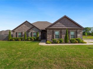 909 Custer St, Prairie Grove, AR 72753