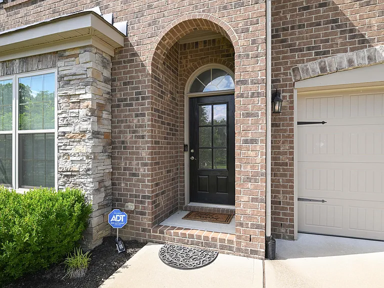 4155 Sperling Dr — Photo 2