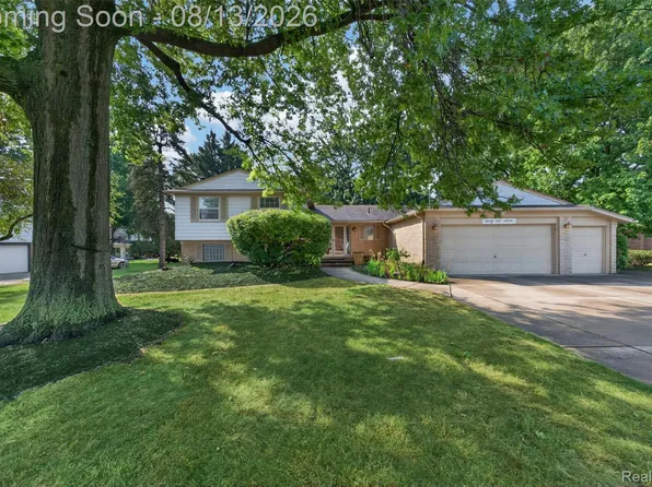 6611 Cottonwood Knoll Ct, West Bloomfield, MI 48322