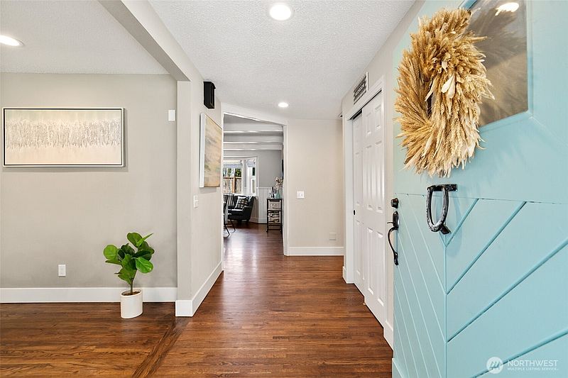 4th image of 7319 45th Street W