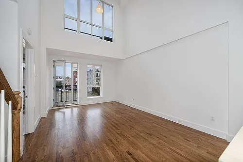 80 Meserole St Photo 1