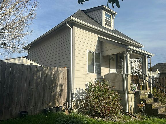 3rd image of 5927 Yakima Ave