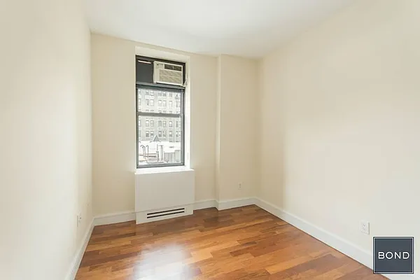 Sold by Bond New York | media 10
