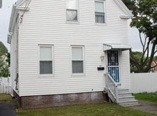 16 1/2 Symonds St, Salem, MA 01970