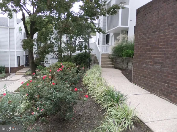 1720 Oakwood Ter APT 6A, Penn Valley, PA 19072