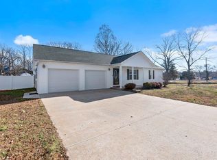 702 Grove Ave, Scott City, MO 63780
