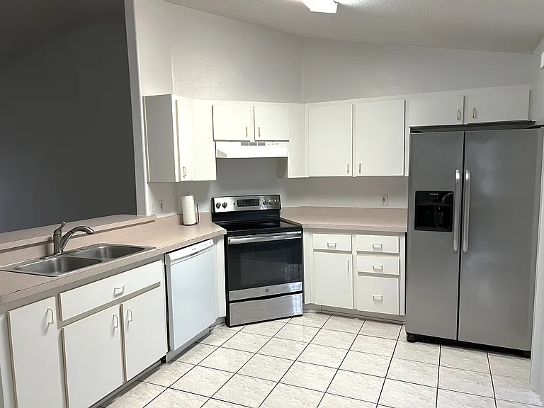 16 Pine Hurst Ln #B1 — Photo 7