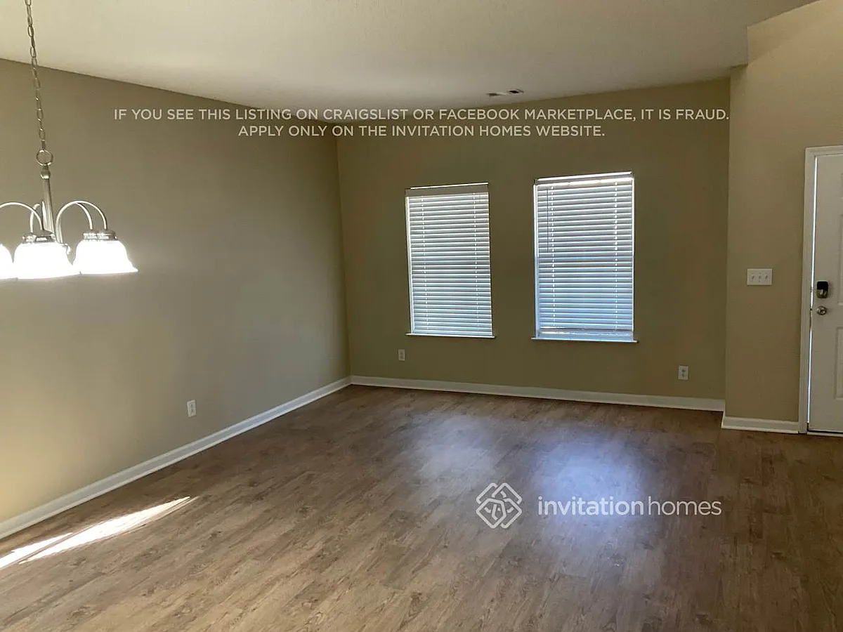 Building Photo - 2104 Palatine Pl