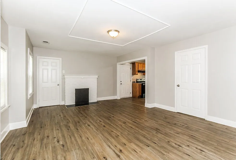 3 bed, 1.0 bath, 1171 sqft, $1,205 — Photo 3