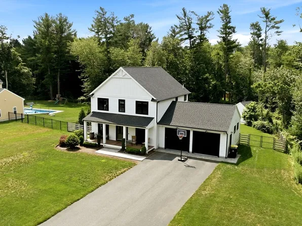 3 Trinity Cir, Bridgewater, MA 02324