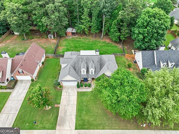 2nd image of 235 Creekside Cir