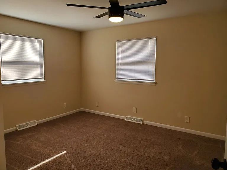 522 Jefferson Rd — Photo 5