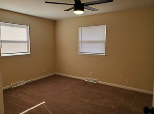 929 Storybook Ln, Newark, OH 43055