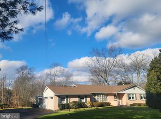 742 W Sandy Ridge Rd, Doylestown, PA 18901