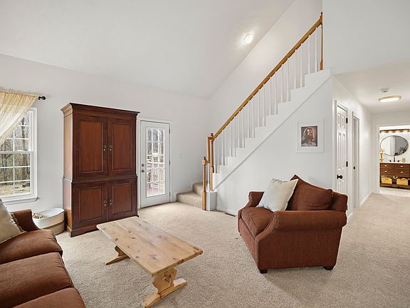 4th image of 119 Pine Grove Rd