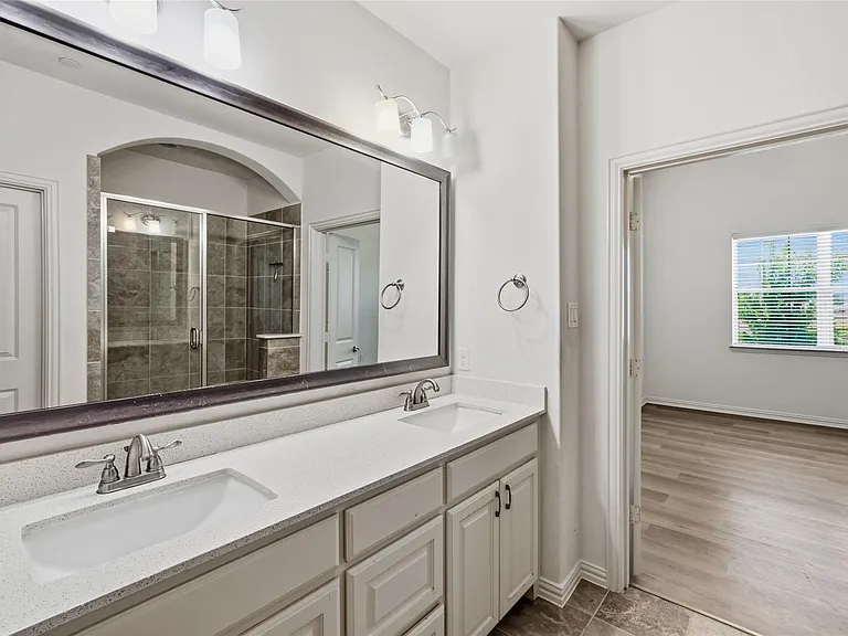 3709 Quail Wood Dr — Photo 8