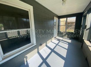 2004 Martin Luther King Jr Dr, Jackson, MI 49203