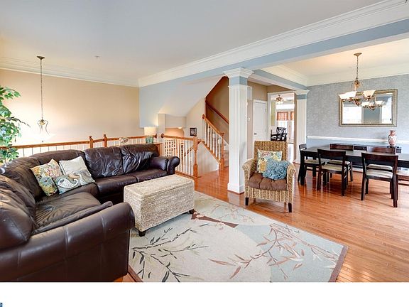 3rd image of 3312 Ellington Ln