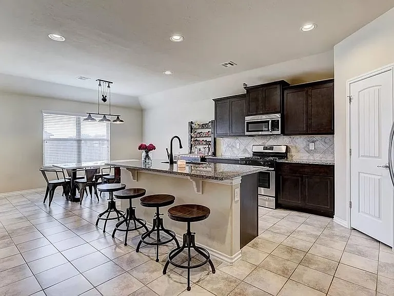 14825 Turner Falls Rd — Photo 3
