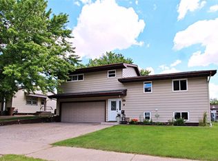 1539 Main St S, Minot, ND 58701