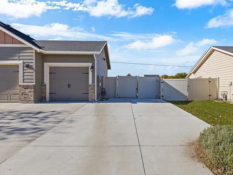3145 S Mystic Seaport Ave — Photo 49