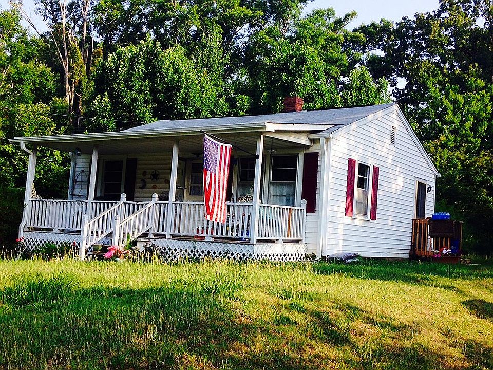 2nd image of 423 Lake Latham Rd