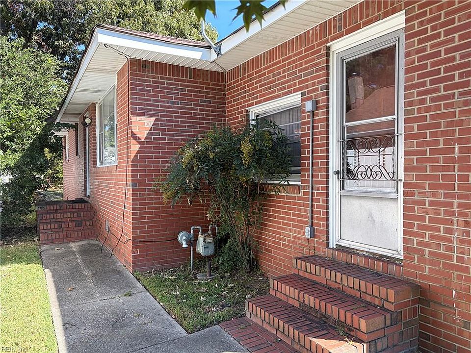1st image of 214 W Government Ave