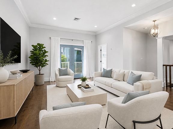 2nd image of 25 Brighton St #1