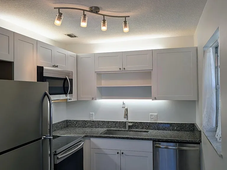 1225 NW 21st St #35-3512 — Photo 1