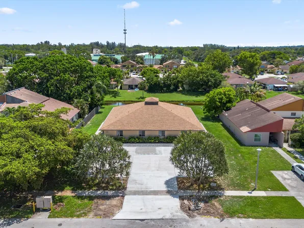 1262 The 12th Fairway, Wellington, FL 33414