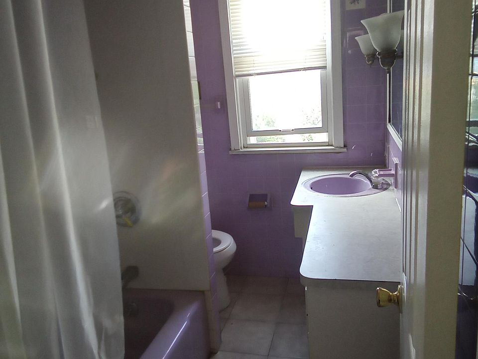1st image of 124 Crown Ave