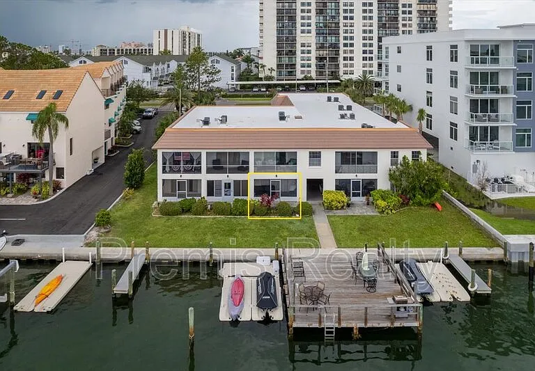 333 Island Way #1 — Photo 1