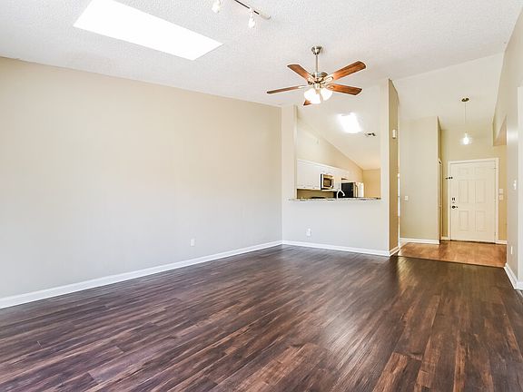 3rd image of 1004 Abell Cir