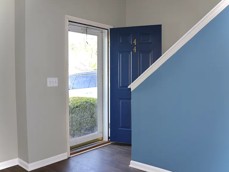 44 Courtyard Dr — Photo 18