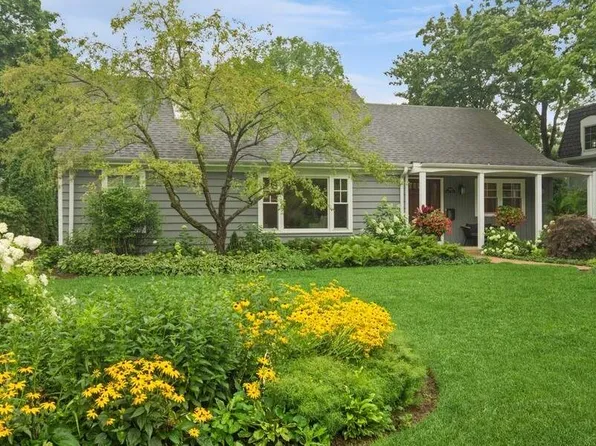 1405 Berkley Ct, Deerfield, IL 60015