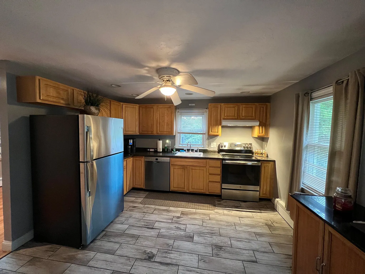 162 Gifford Ave — Photo 3