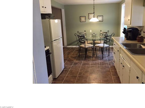 3rd image of 169 Centervale Ave