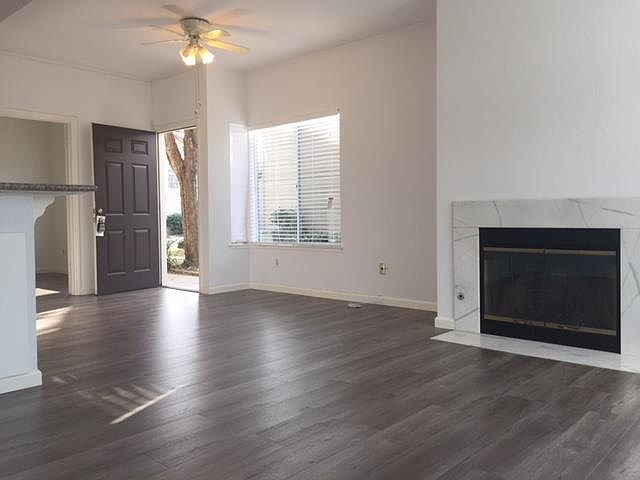 1st image of 1677 Parkview Green Cir