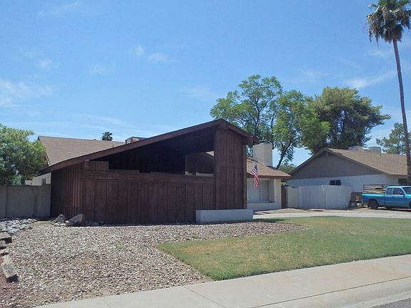 3rd image of 2631 E Corrine Dr