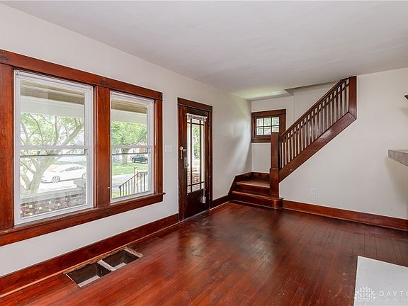 2nd image of 1517 Emmons Ave