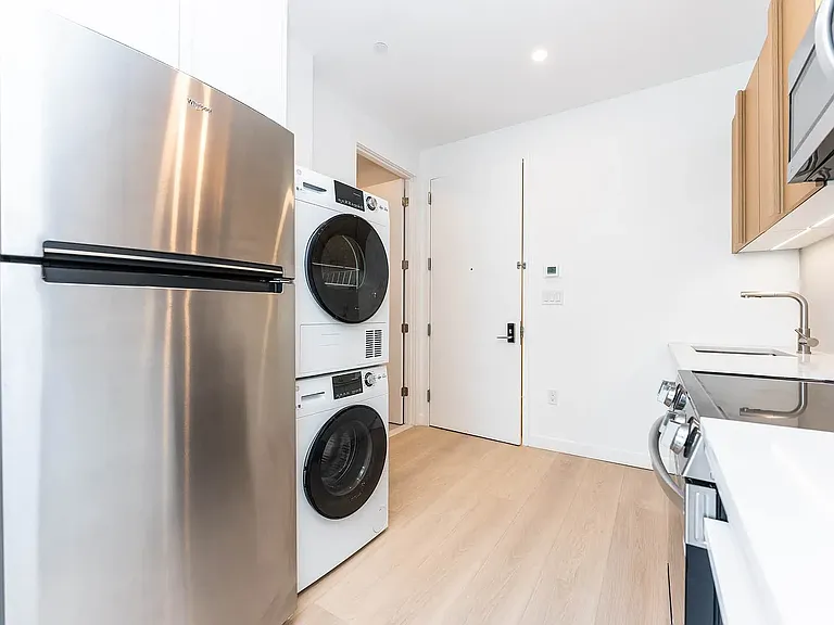 26-04 Jackson Ave #4D — Photo 4