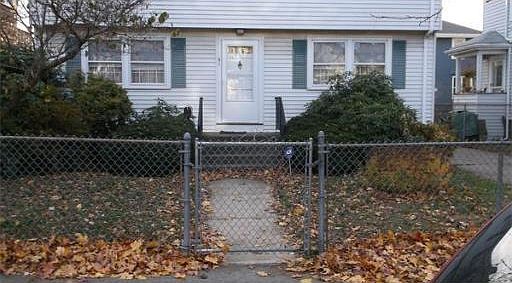 2nd image of 51 Taylor St
