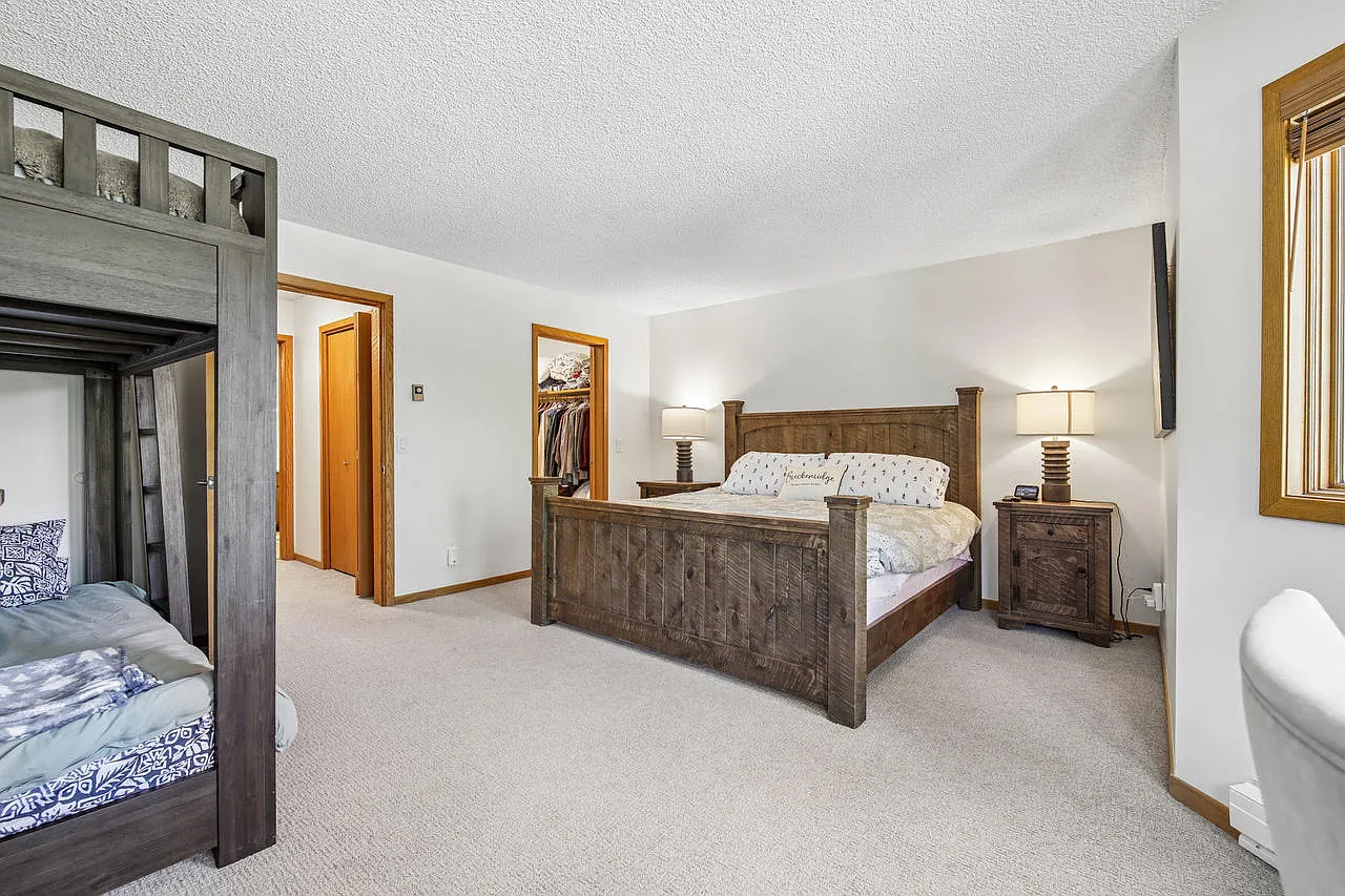 1 bed, 939 sqft, $3,800 — Photo 3