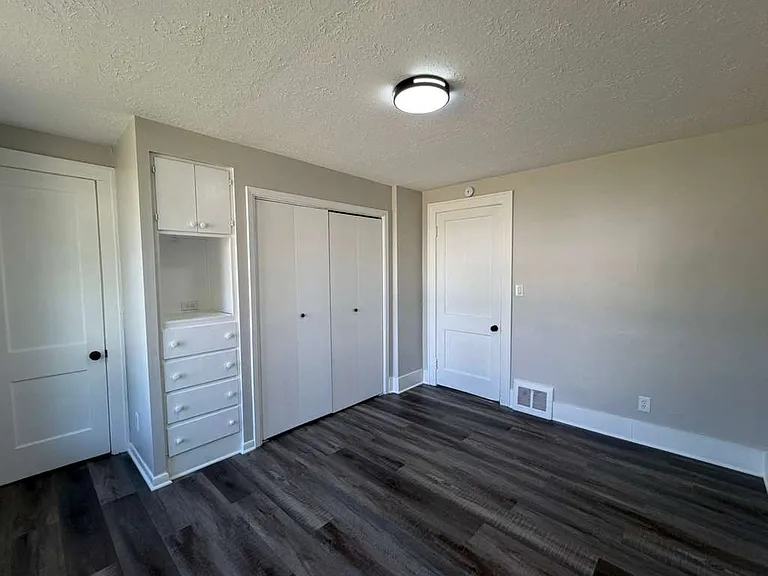 1700 E 290th St #1 — Photo 4